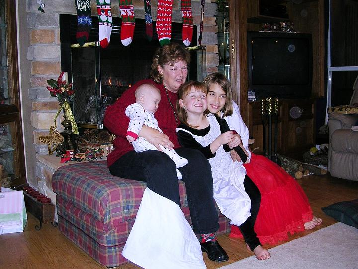 Nini and Girls.JPG